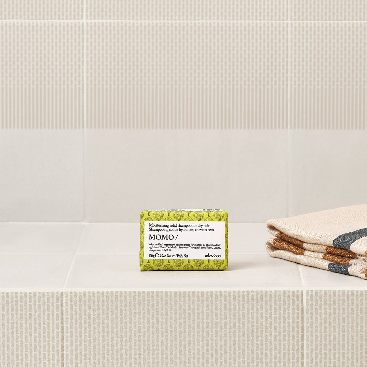 Davines Nederland MOMO Shampoo bar - Hydraterende vaste shampoo voor droog haar.