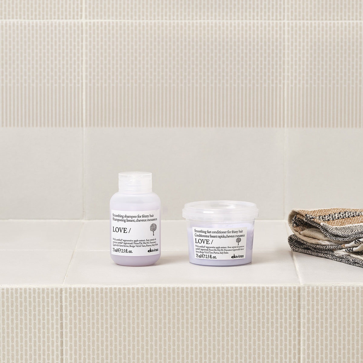 Davines Nederland LOVE SMOOTHING Conditioner - Snelwerkende gladmakende conditioner voor pluizig haar.
