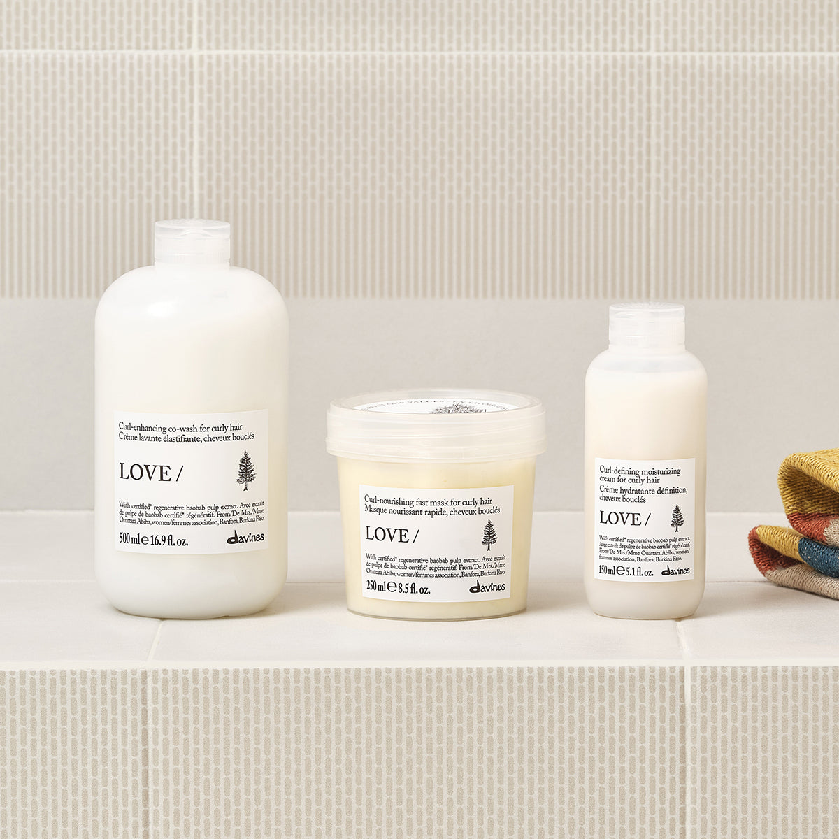 Davines Nederland LOVE CURL Cream - Hydraterende crème voor krullend haar die krullen definieert.