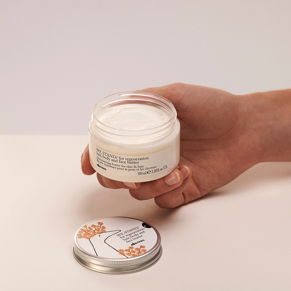 WE STAND/for regeneration hair, body and face butter Hydraterende boter voor huid en haar. Davines