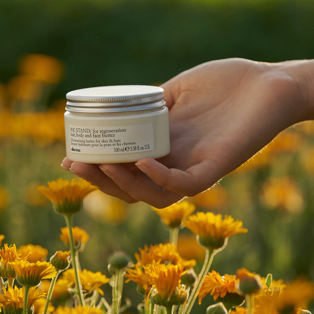 WE STAND/for regeneration hair, body and face butter Hydraterende boter voor huid en haar. Davines