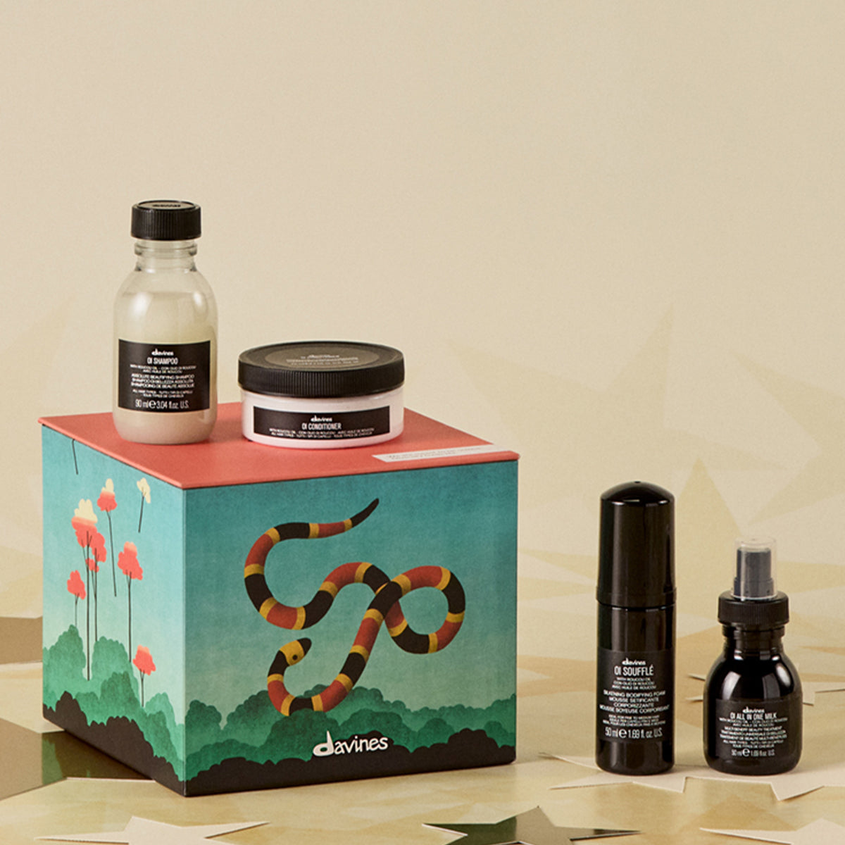Davines Nederland Elegante cadeauset voor alle haartypes - Deze set is zorgvuldig samengesteld om buitengewone resultaten en onmiddellijke glans te bieden en is de perfecte verwennerij voor elk haartype, inclusief fijn of beschadigd haar.