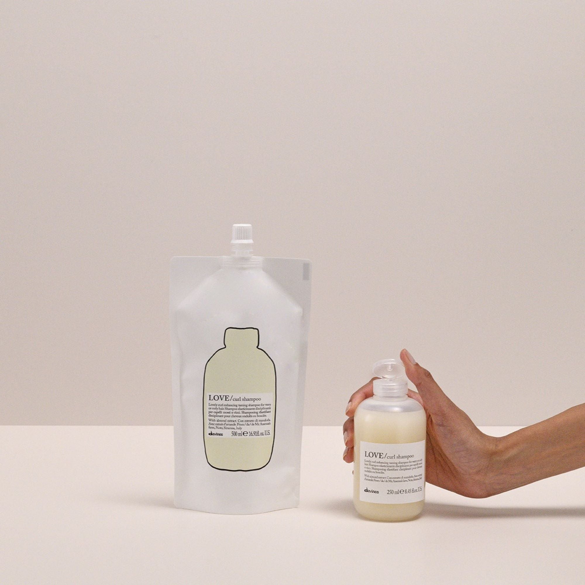 Davines Nederland LOVE Curl Shampoo Refill - Krulversterkende en temmende shampoo navulverpakking voor golvend en krullend haar.