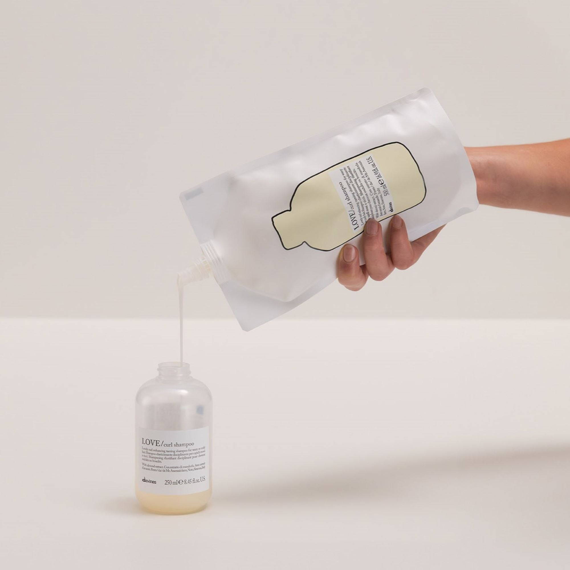 Davines Nederland LOVE Curl Shampoo Refill - Krulversterkende en temmende shampoo navulverpakking voor golvend en krullend haar.