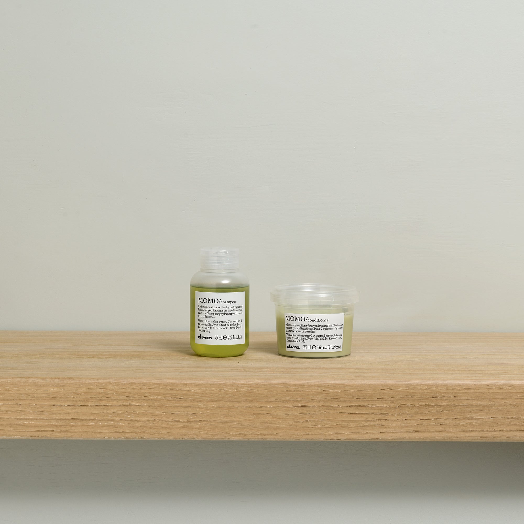 Davines Nederland MOMO Shampoo - Diep hydraterende shampoo voor droog en vochtarm haar.