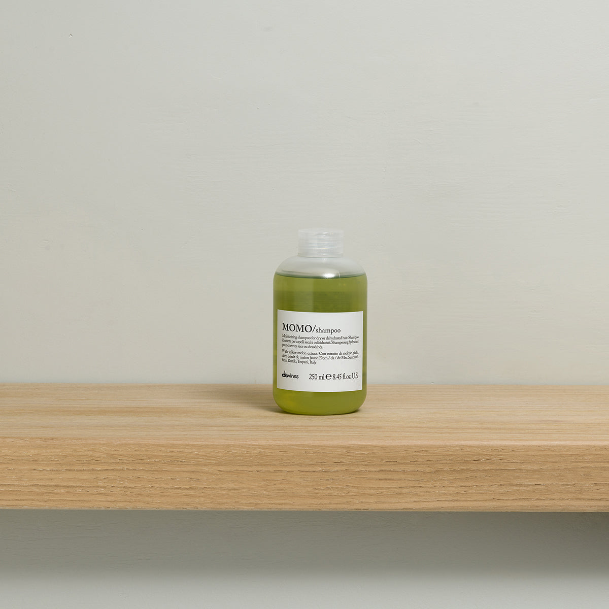 Davines Nederland MOMO Shampoo - Diep hydraterende shampoo voor droog en vochtarm haar.