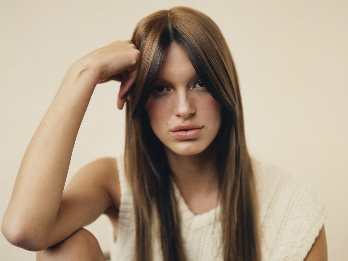 Straight hair: perfectly smooth with frizz-fighting products