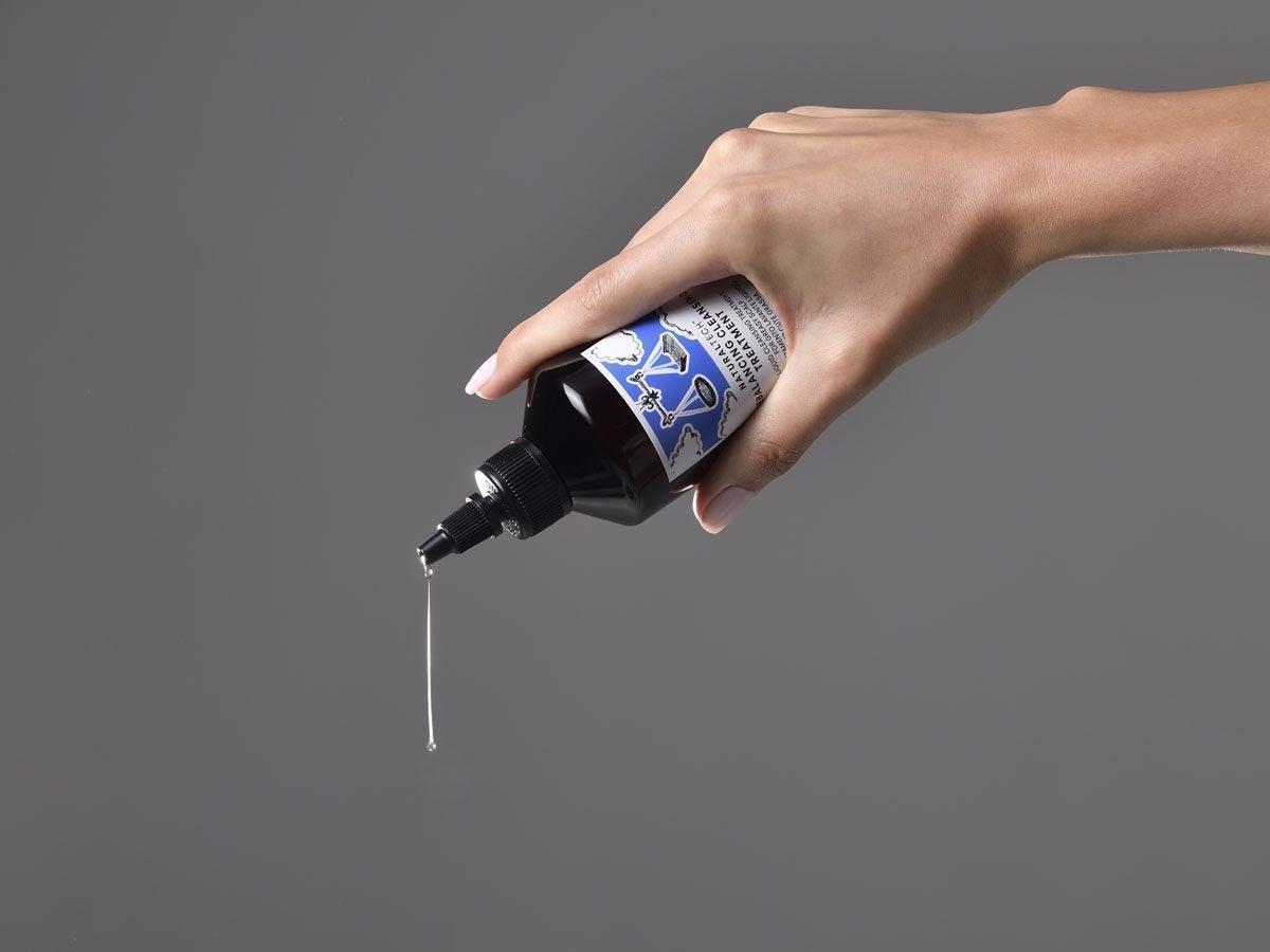 Greasy hair: causes and remedies