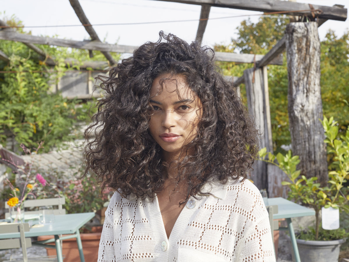 Krullend haar verzorgen: 6 tips voor mooie, veerkrachtige krullen.