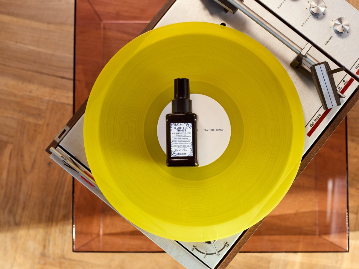 Hoe gekleurd haar herstellen