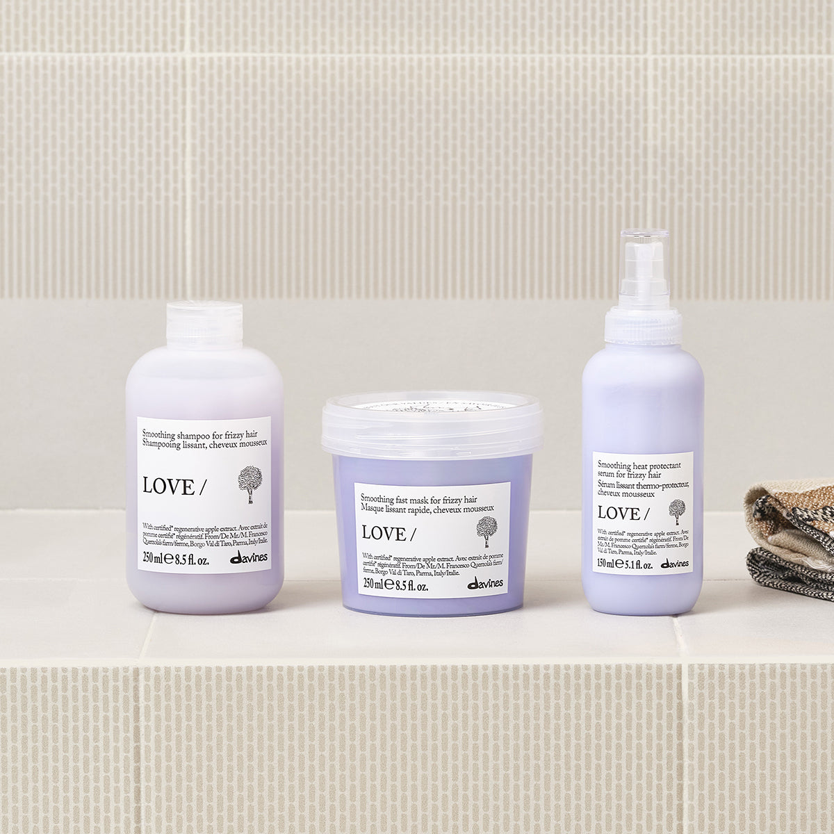 
Davines Nederland LOVE SMOOTHING Serum - Gladmakend hittebeschermend serum voor pluizig haar. 