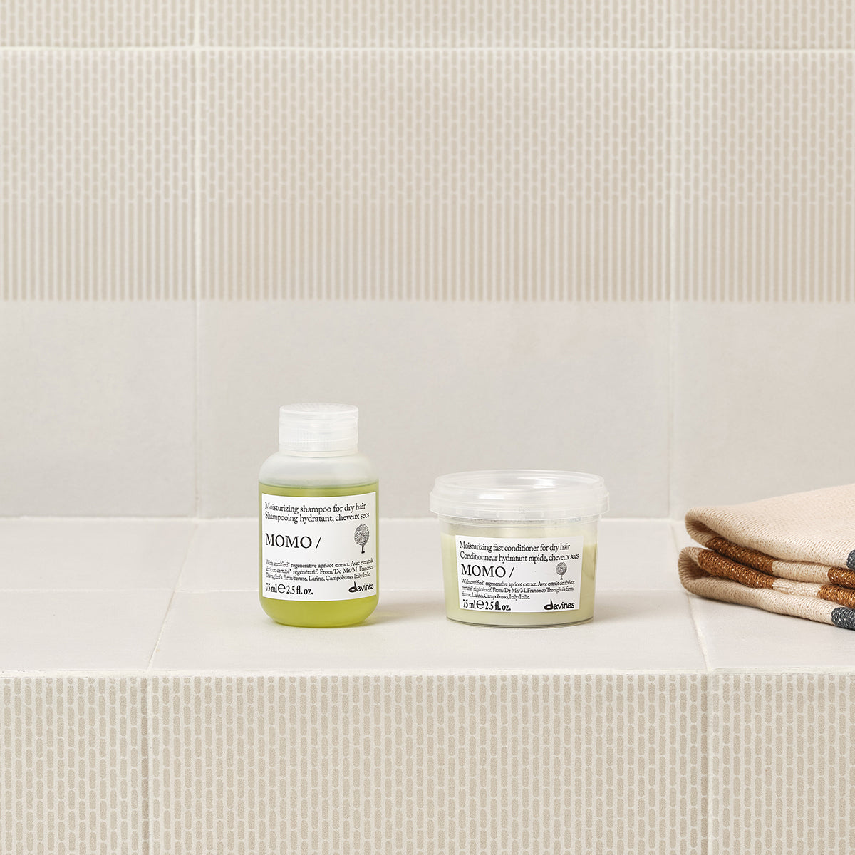 
Davines Nederland MOMO Shampoo - Hydraterende shampoo voor droog haar. 