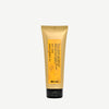 This is a Relaxing Moisturizing Fluid Voor de creatie van perfect steil gemaakt haar.   Davines
