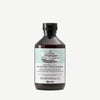 DETOXIFYING Scrub Shampoo Revitaliserende shampoo voor een hoofdhuid uit balans. 250 ml  Davines
